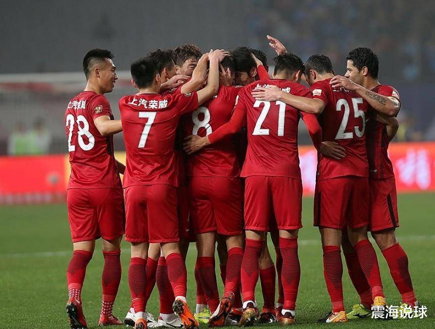 开云平台-包含关键战役引发球迷热议，每场比赛牵动人心的词条