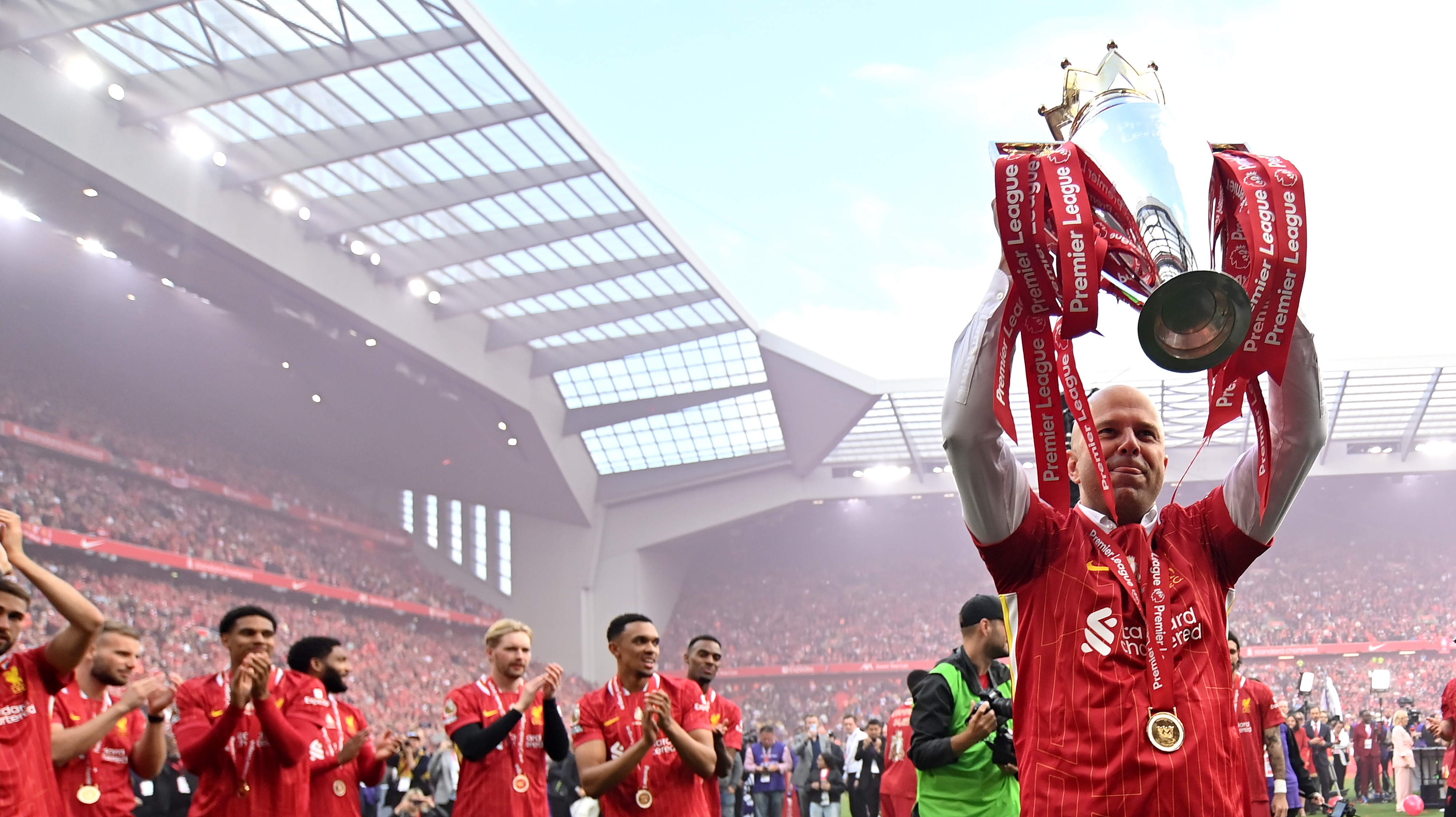 利物浦在国际赛场上连胜,晋级淘汰赛的简单介绍 利物浦在国际赛场上连胜,晋级淘汰赛的简单介绍