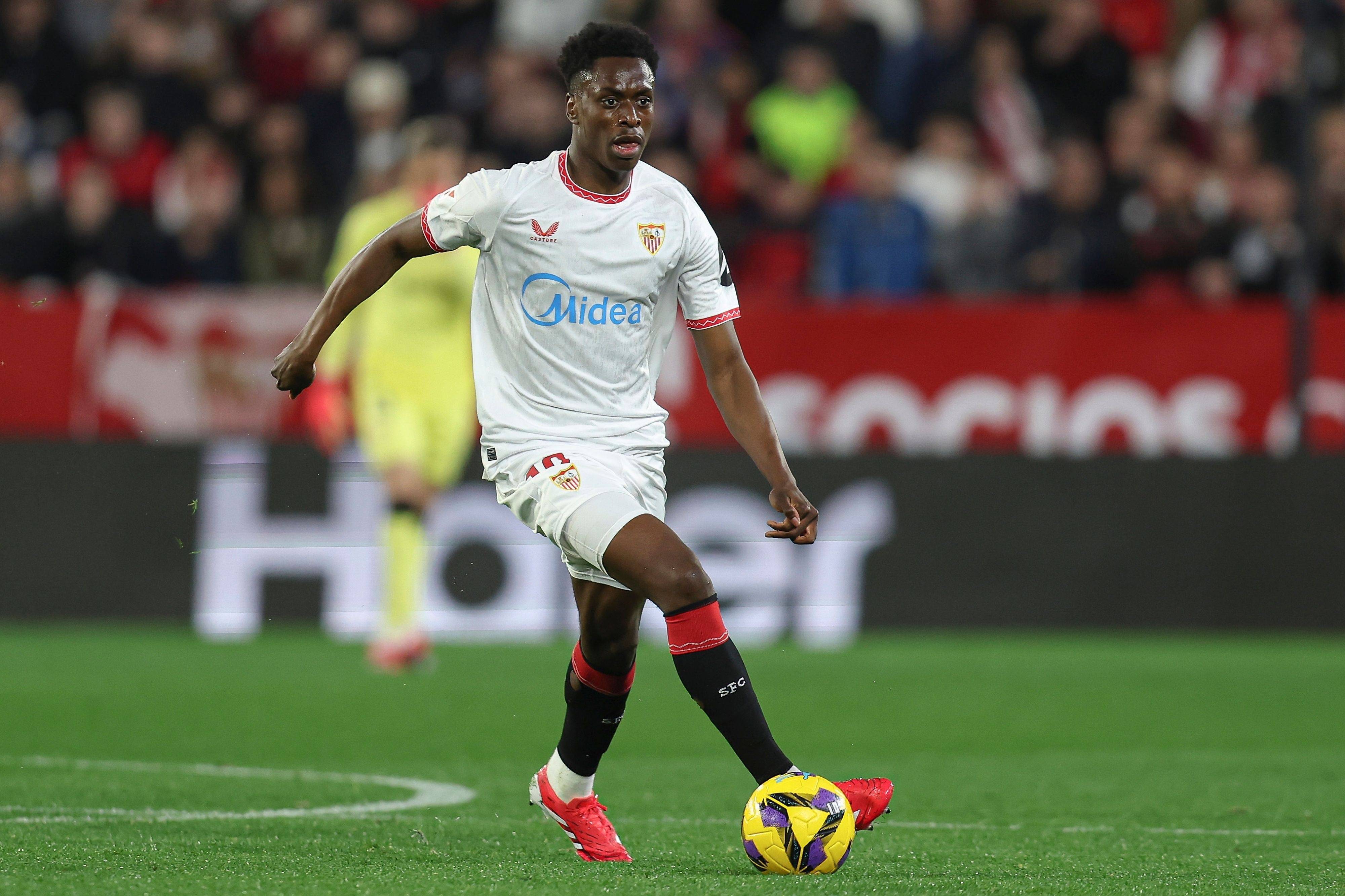 包含塞维利亚硬战阿森纳，势如破竹的词条