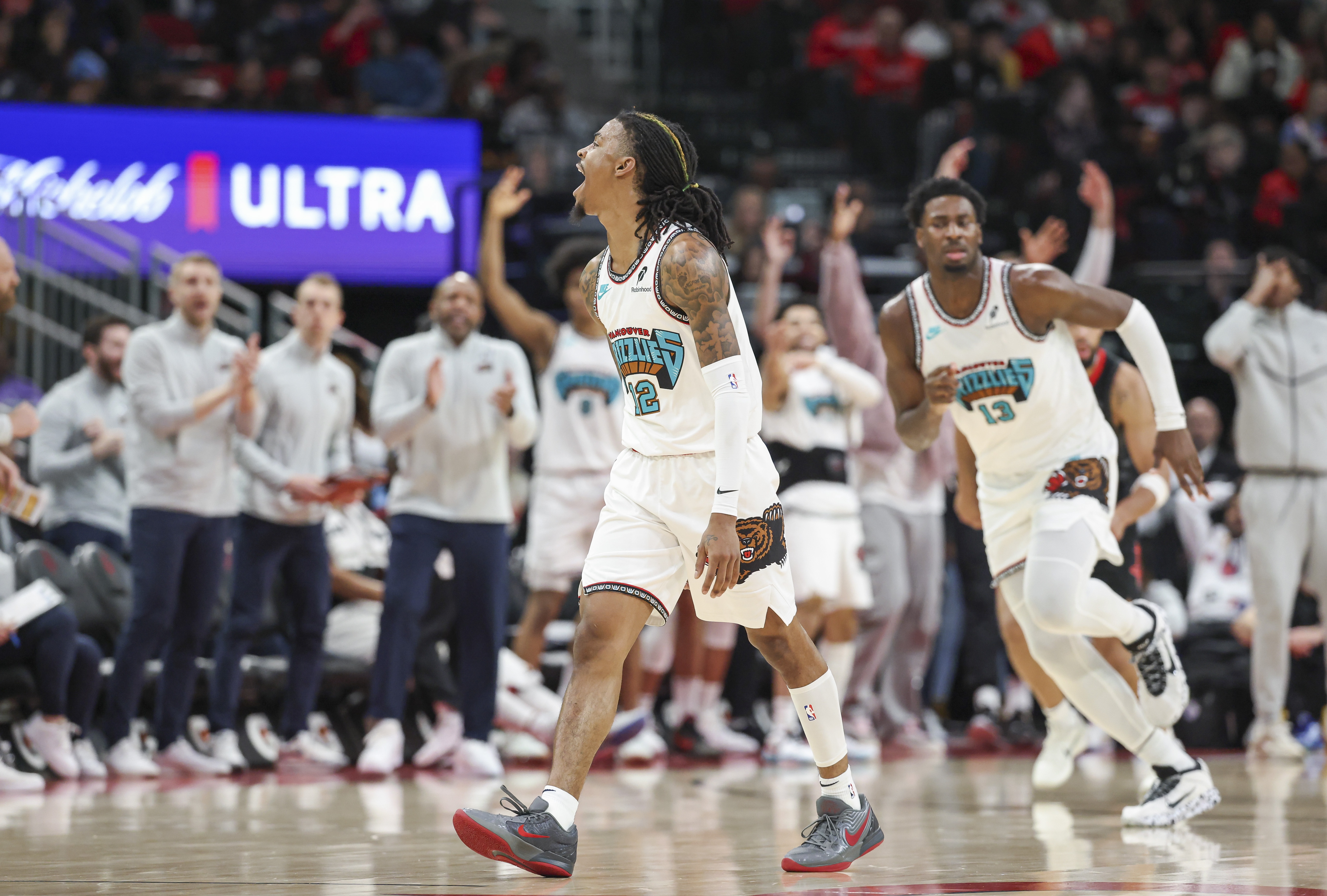 马刺主场告负，开拓者客场拿下关键胜利