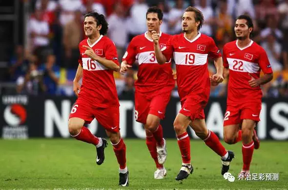 不败之师再掀激情战局,足球盛事受全球热捧 不败之师再掀激情战局,足球盛事受全球热捧