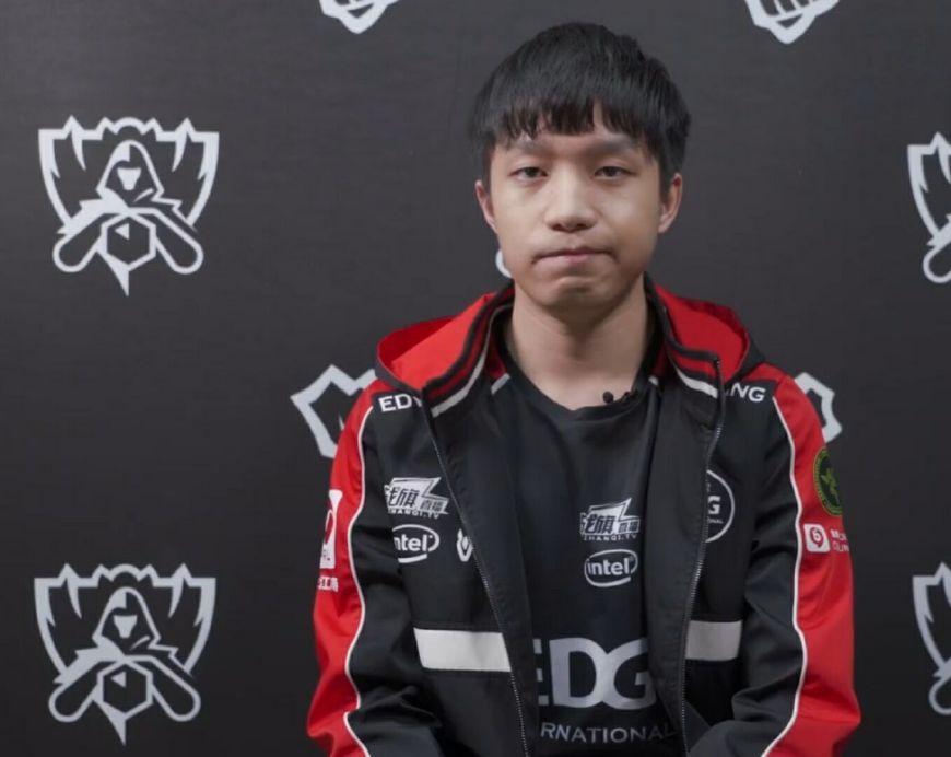 MAD翻盘FLY,Uzi团战一打五小组赛3:0(上海) MAD翻盘FLY,Uzi团战一打五小组赛3:0(上海)