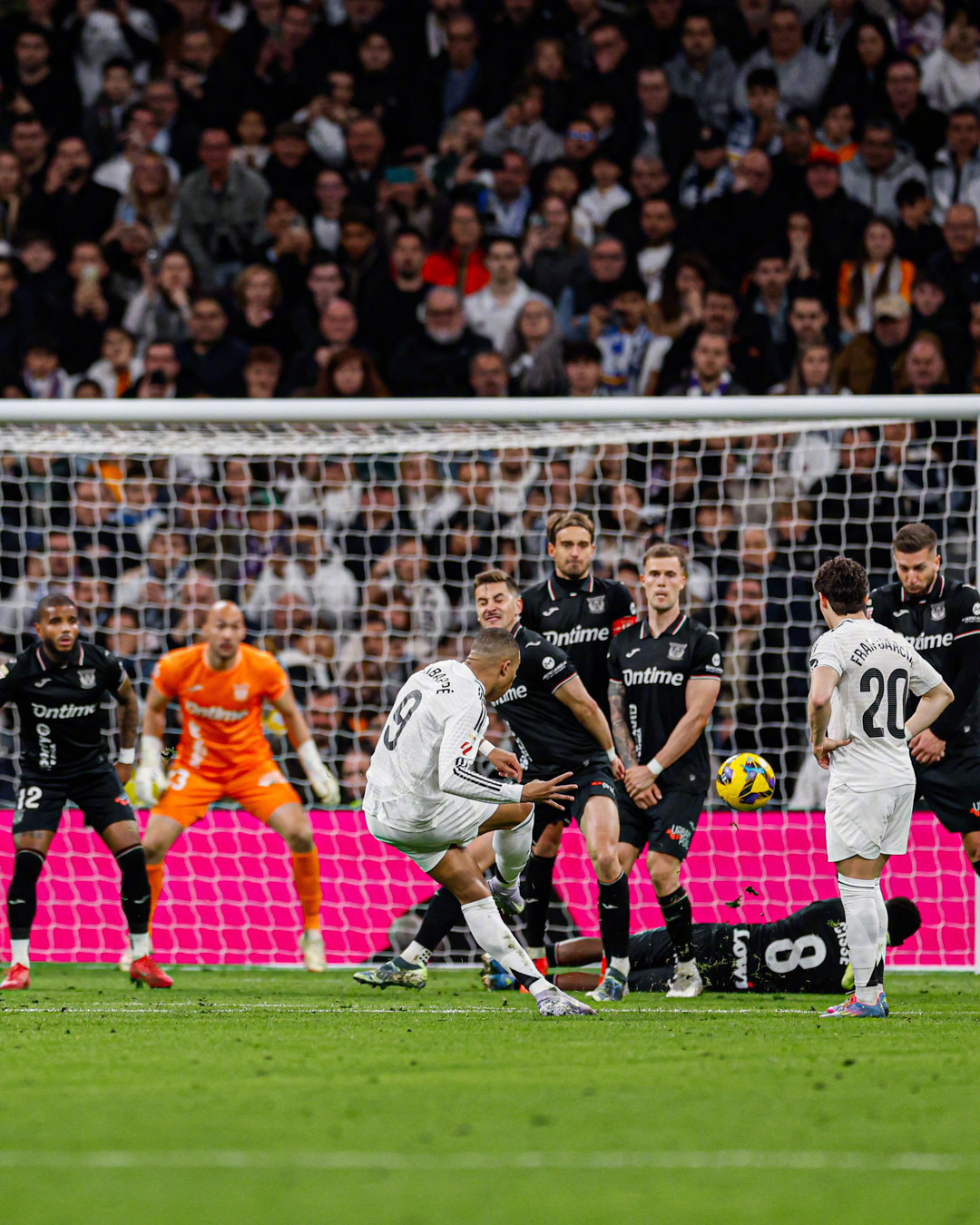 开云体育入口-巴伦西亚主场2比2战平莱加内斯，积分上升