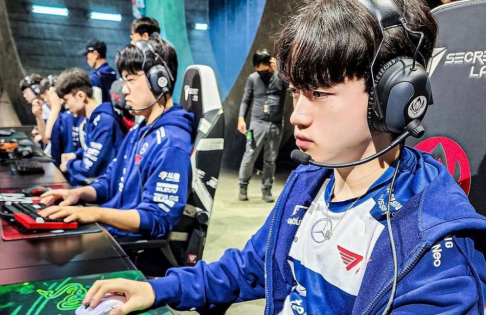 开云体育-MAD轻取T1，BDD成为全场焦点小组赛3:2（柏林）