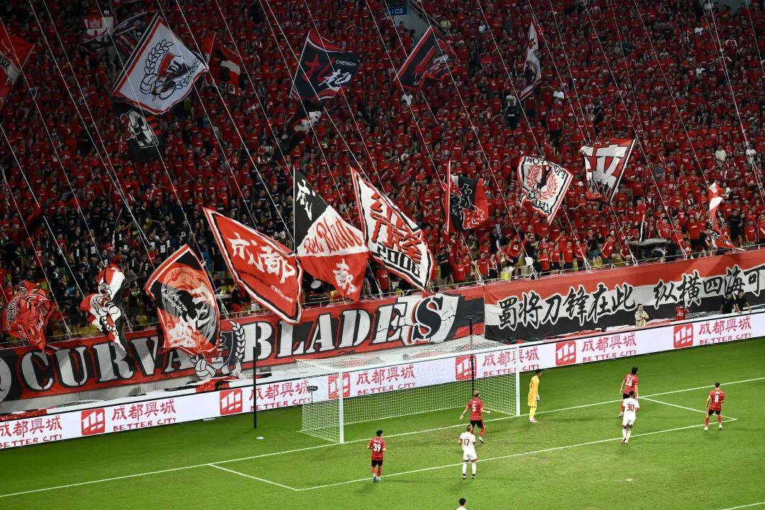 战绩不俗球队备战，冲刺亚洲足坛！