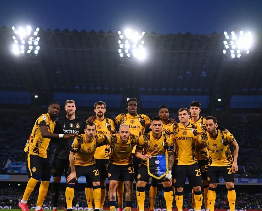 开云体育-国际米兰客场击败那不勒斯，强势领跑积分榜的简单介绍