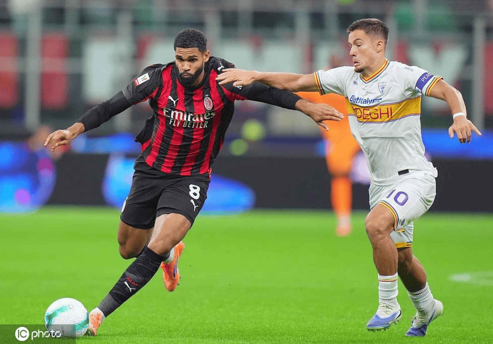 开云体育在线-AC米兰鏖战瓦伦西亚，克莱·汤普森打破历史纪录强强对话总决赛，技惊四座的简单介绍