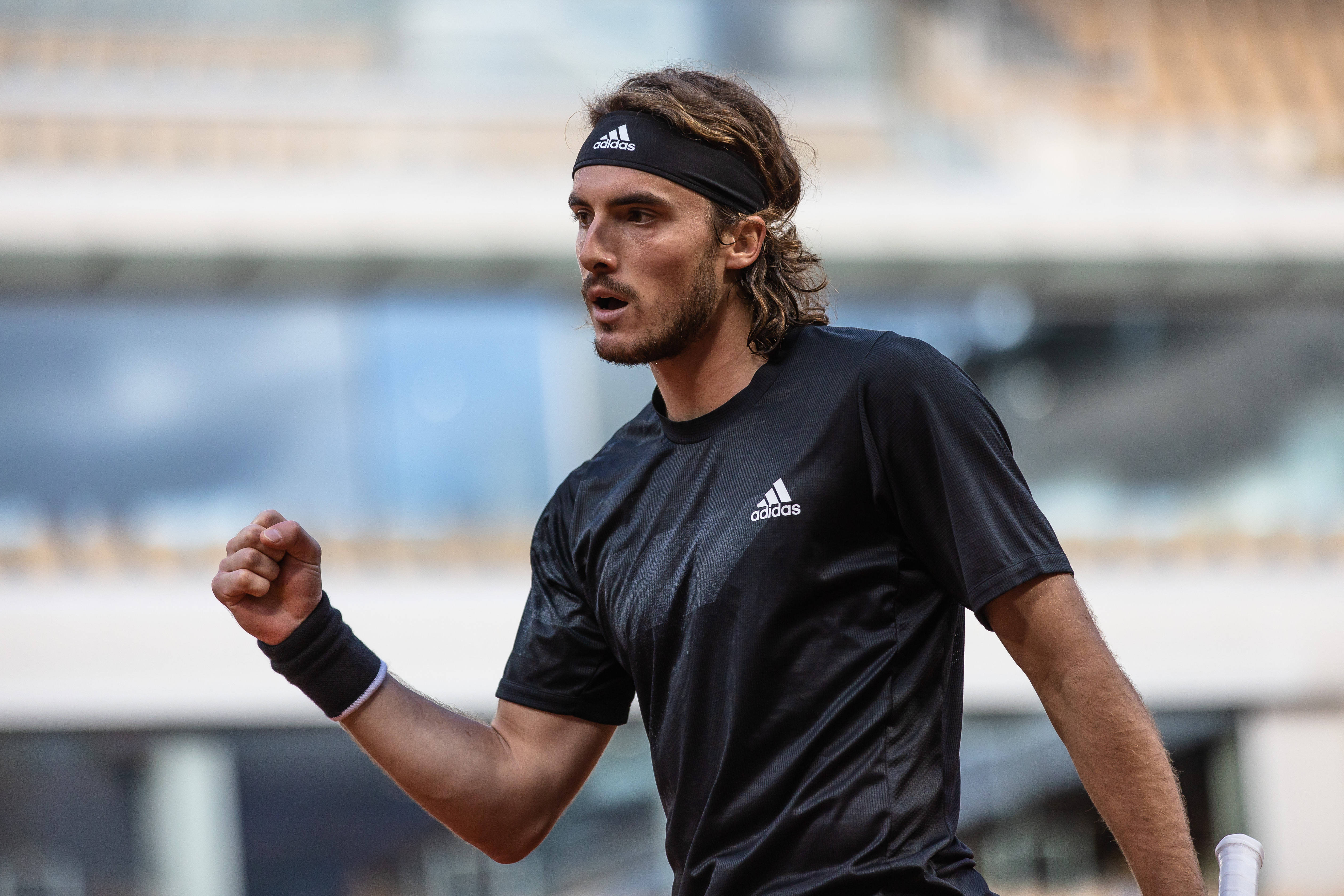 开云体育入口-包含日本网球队绝地反击美国网球队，西西帕斯完成帽子戏法的词条