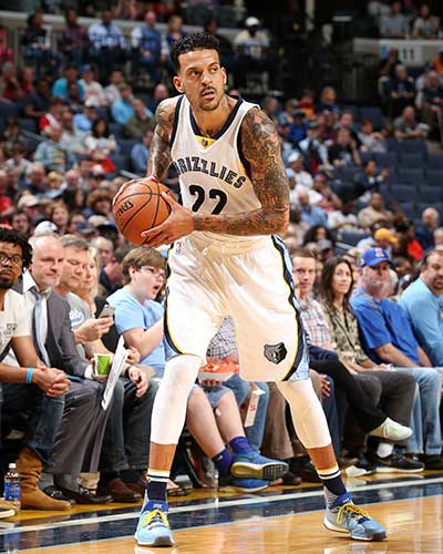 开云下载-包含雄鹿B队横扫中国男篮，巴恩斯制霸全场的词条