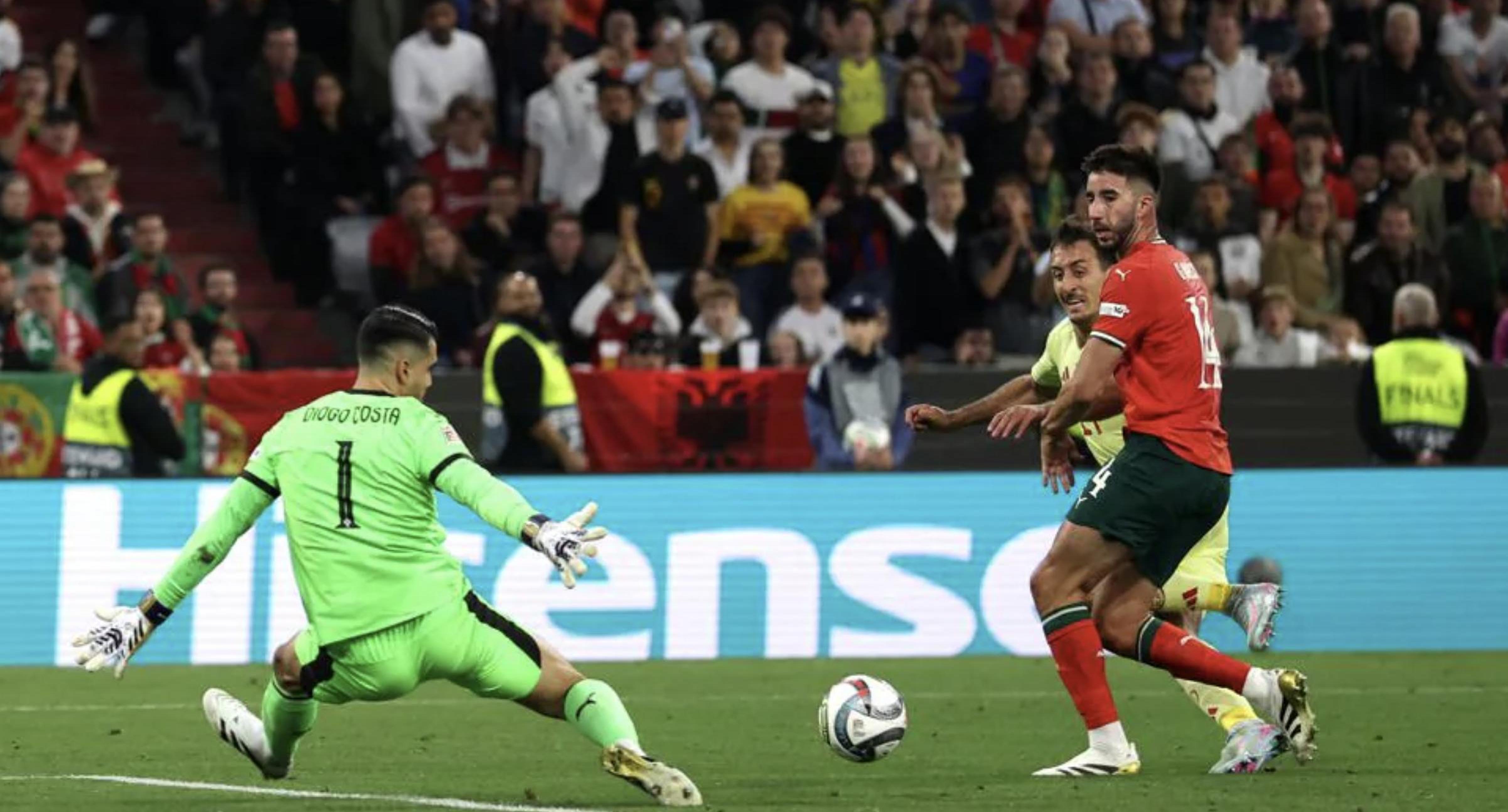 开云体育-西班牙网球队完胜德国网球队，克耶高斯绝境逆转的简单介绍