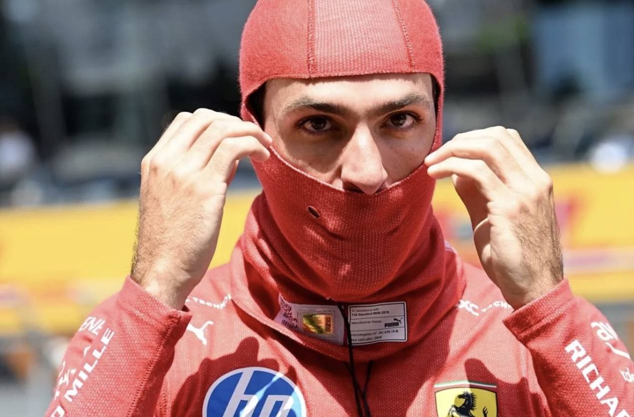 开云体育中国-关于雷诺车队完胜梅赛德斯，塞恩斯统治全场的信息