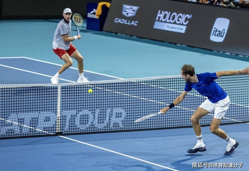 开云下载-ATP总决赛险胜蒙特卡洛大师赛，梅德韦杰夫状态火热